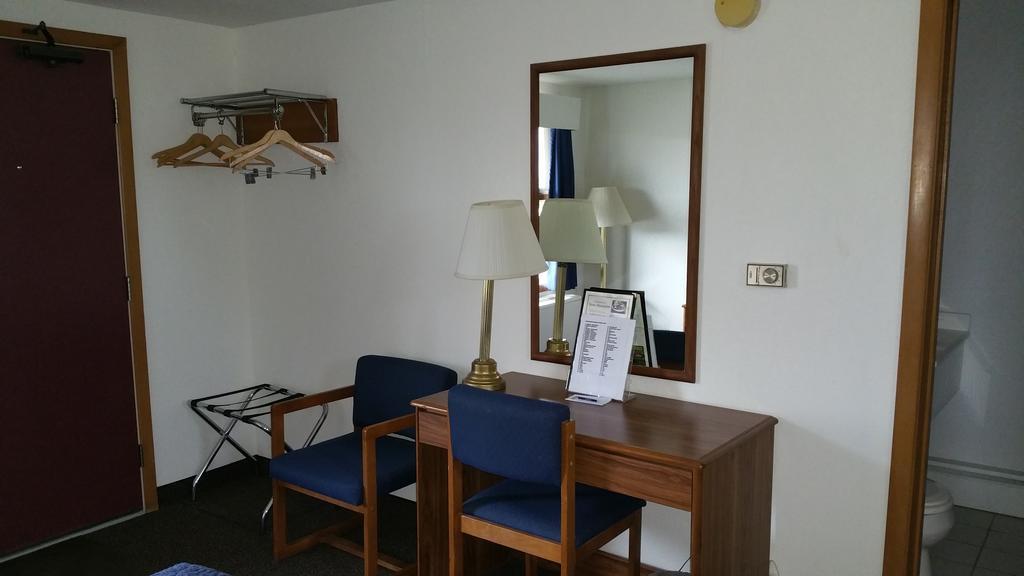 New Hampton Amerivu Inn Harvest Estates מראה חיצוני תמונה