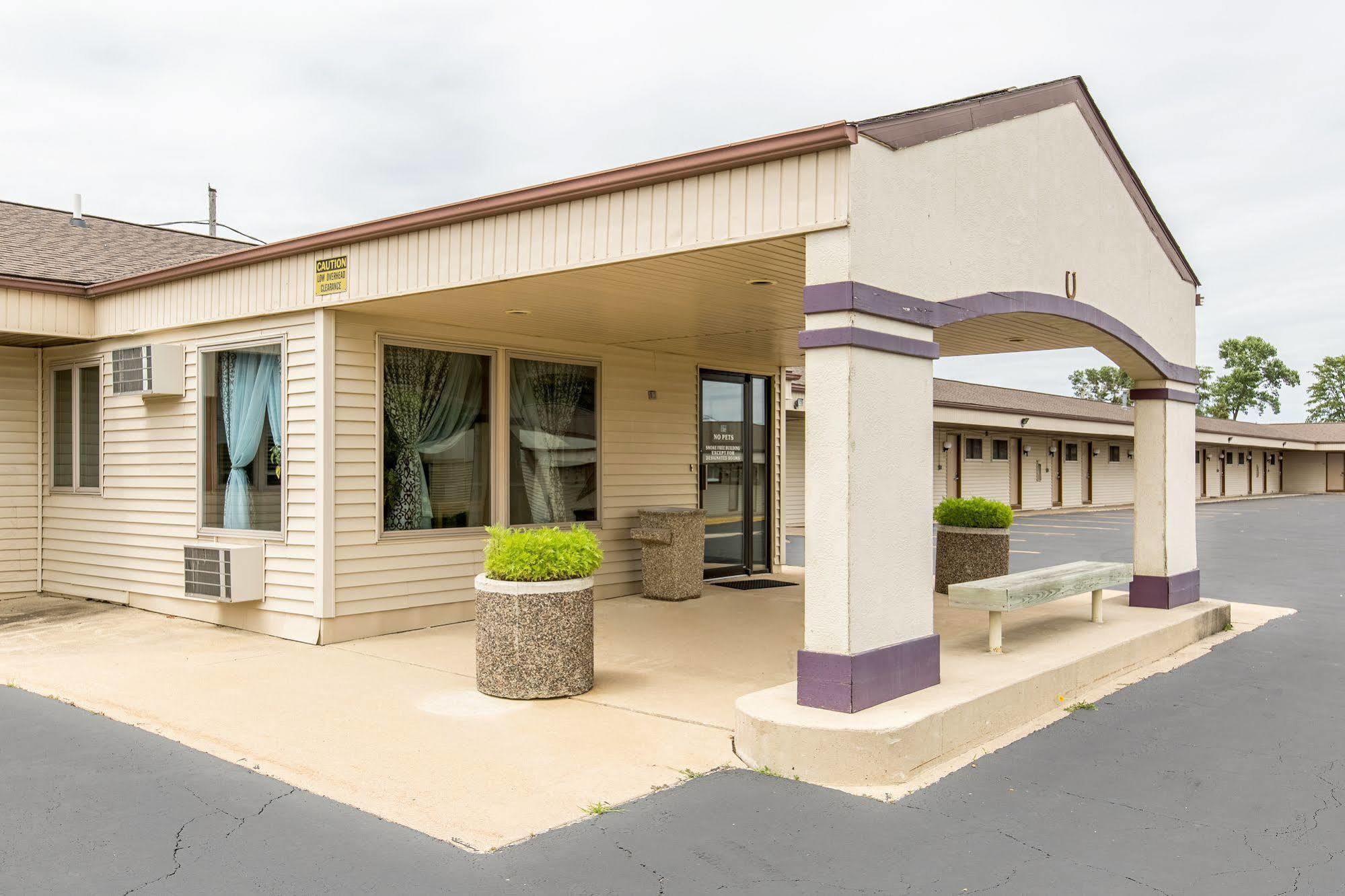 New Hampton Amerivu Inn Harvest Estates מראה חיצוני תמונה