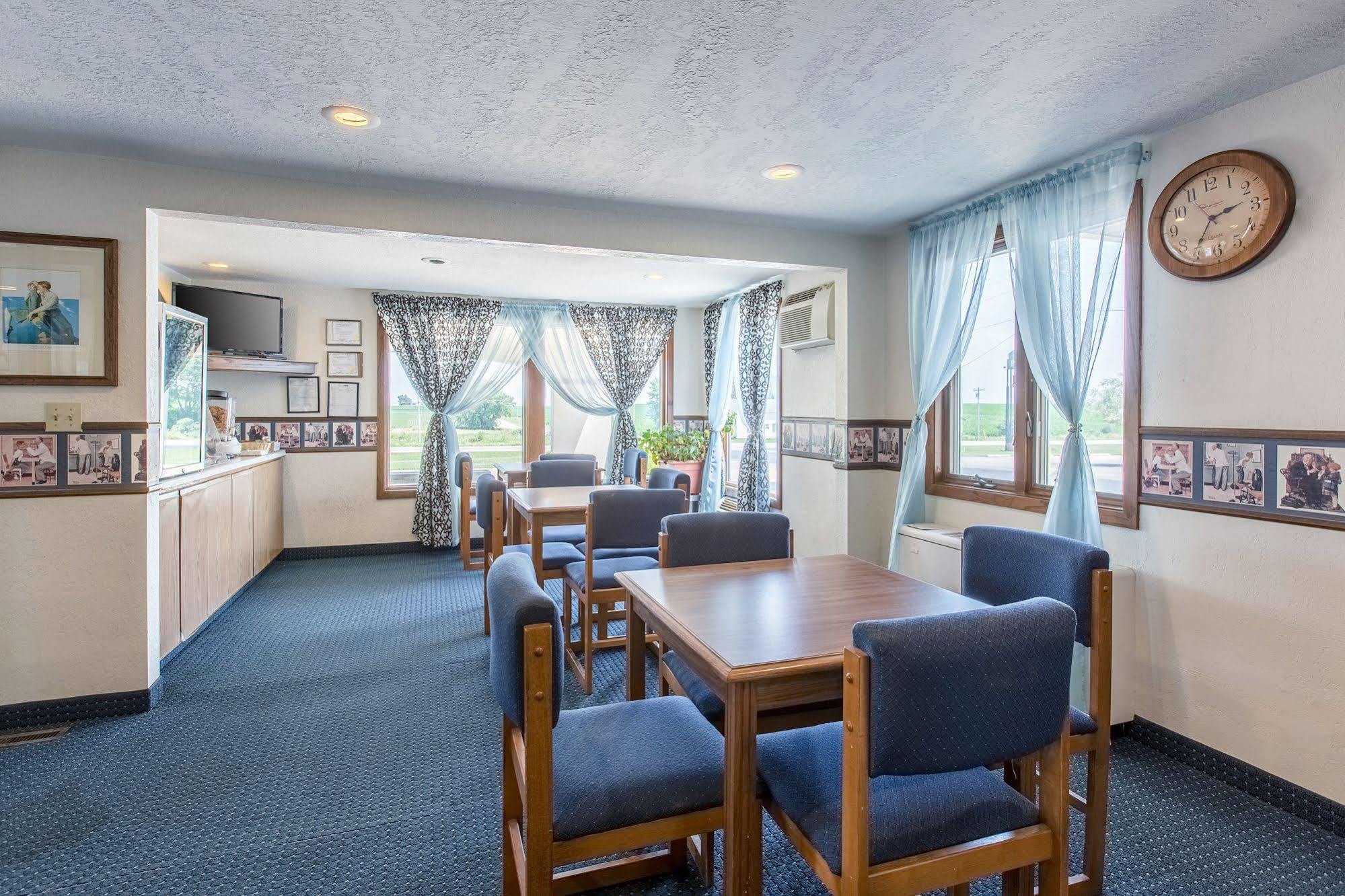 New Hampton Amerivu Inn Harvest Estates מראה חיצוני תמונה
