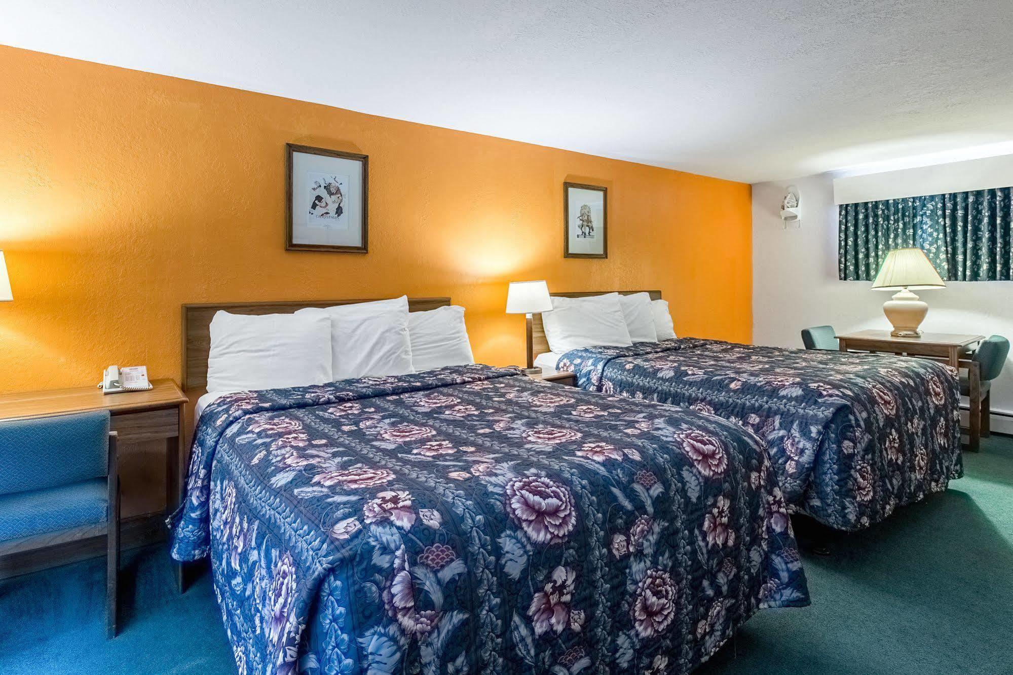 New Hampton Amerivu Inn Harvest Estates מראה חיצוני תמונה