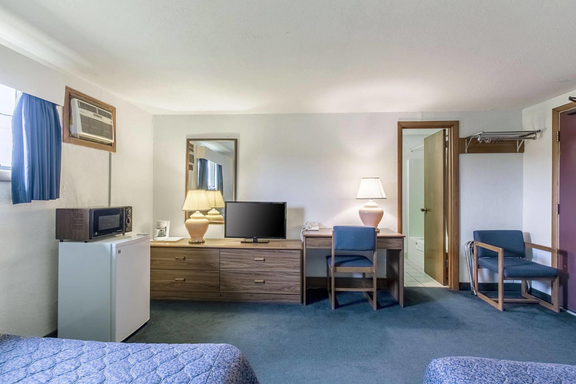 New Hampton Amerivu Inn Harvest Estates מראה חיצוני תמונה